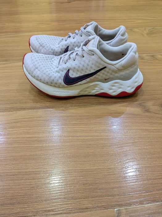 Кросівки жіночі Nike Renew Ride 3  (38-39 р)