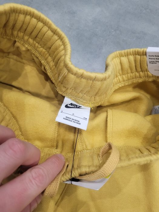 Spodnie dresowe damskie Nike S miodowy