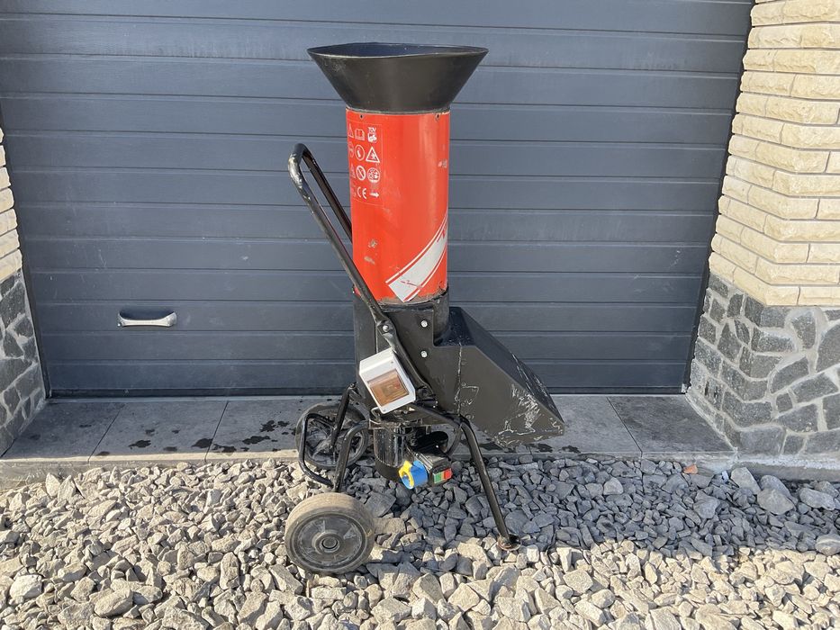 Подрібнювач гілок садовий щепоріз шредер 220V 3.0кВт 6.0см