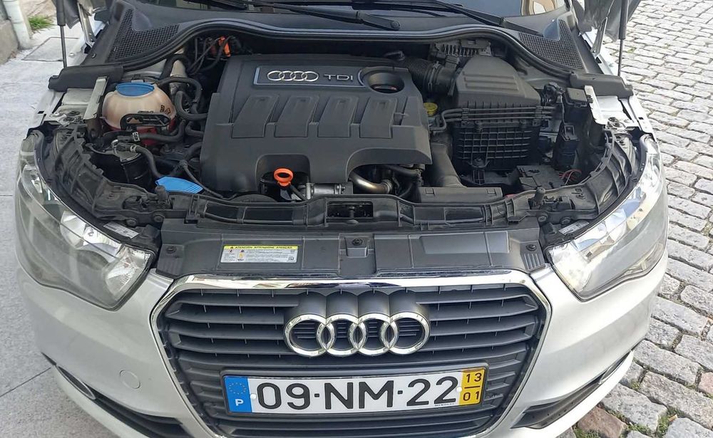 Audi A1 Sportback 1.6Tdi 90cv Nacional  c/livro revisoes