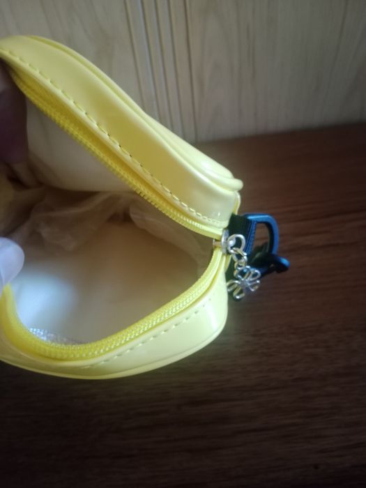 Torebka na ramię żółta Mickey Mouse. Nowa