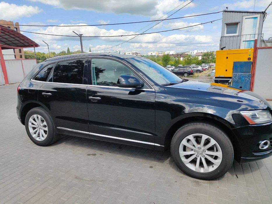 Продам Audi Q5 2014 року.