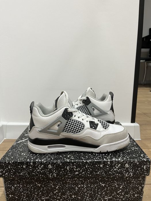 Jordan 4 Military Black rozmiar 38