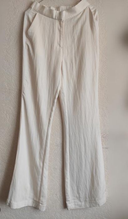 Жіночі брюки білі
