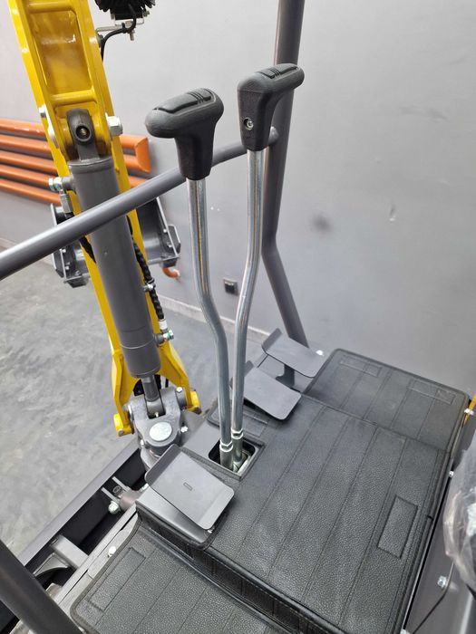 NOWA Mini Koparka Berger Kraus BK1250JS JOYSTICK skrętne ramie