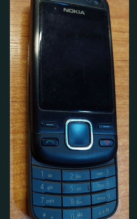 Telefon Nokia 6600i slide.