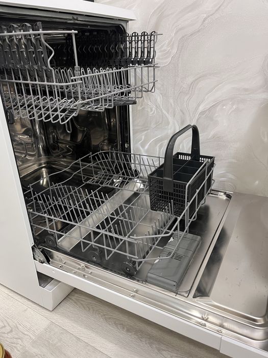 Продам посудомийну машину ELEKTROLUX