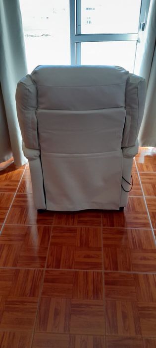 Cadeirão reclinavel com massagens