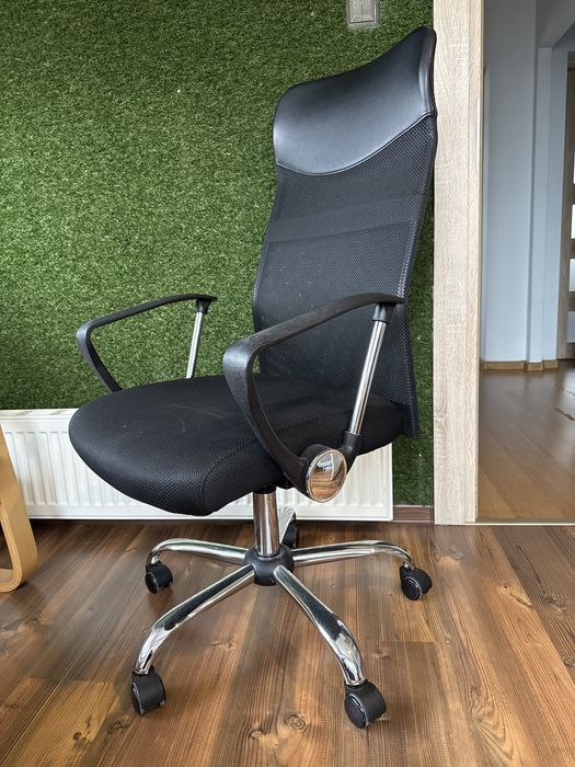 Fotel obrotowy  biurowy Jysk