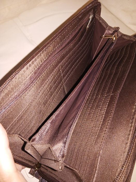 Carteira com grande arrumação cartões, dinheiro, documentos