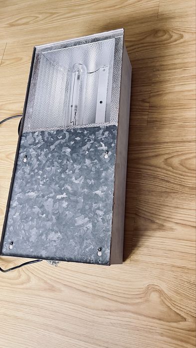 Світильник для теплиць з лампой ДНАТ 400 вт