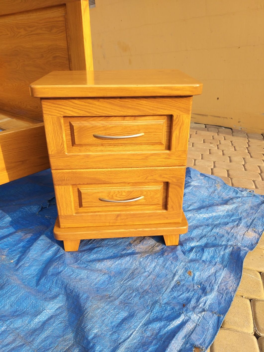 ko-d-bowe-140-x-200-2-szafki-nocne-obidza-olx-pl