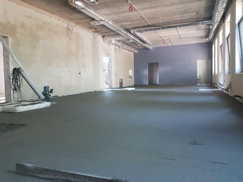 Стяжка підлоги напівсуха машинна бетонна