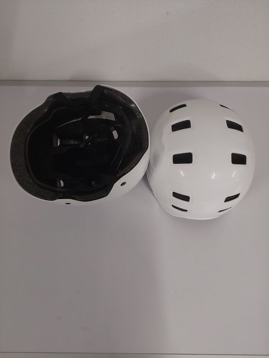 2 capacetes de Skate