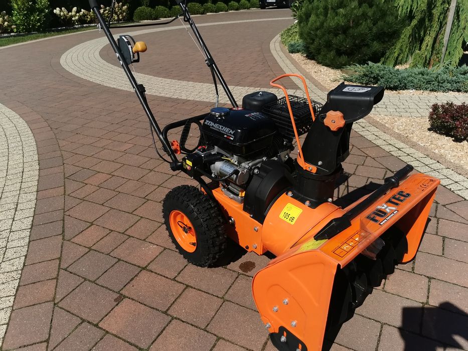 Odśnieżarka spalinowa samojezdna