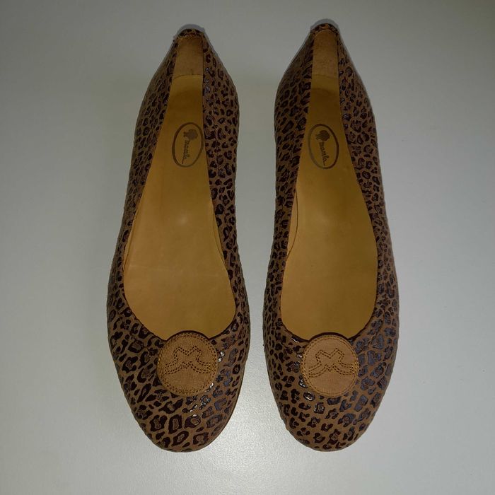 Sabrinas em Pele e sola de couro - Boa Marca e Qualidade !