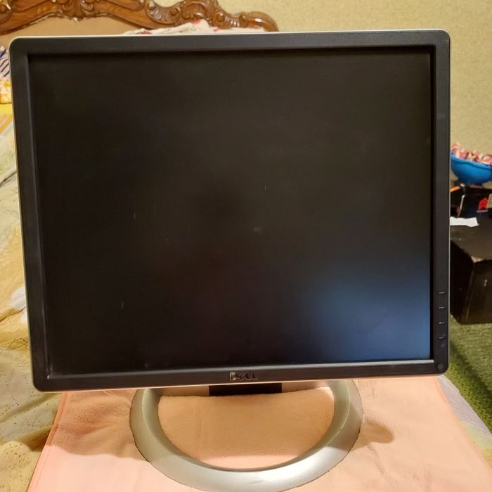 Монитор DELL P1914S