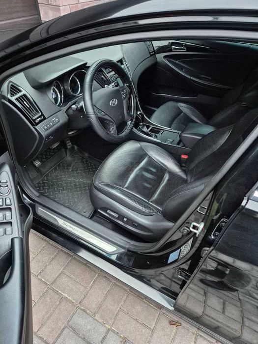 Hyundai Sonata 2013 автомат 2.4 AT (178 к.с.)  •  Premium