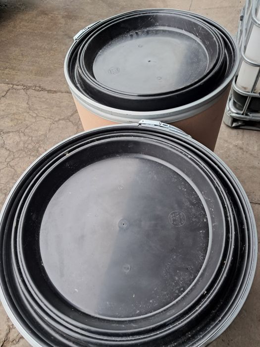 Бочка пластмасова від120до220л,картонна 180л. 230л.