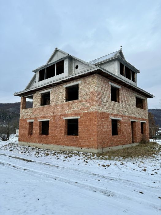 Ділянка 33 сотки з новобудовою у Карпатах | Прокурава, біля Шешорів