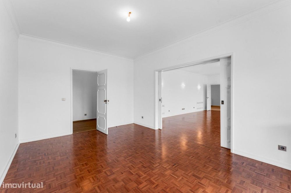 Penthouse T6 com Terraço de 131 m2 e Vista sobre Lisboa | Alvalade