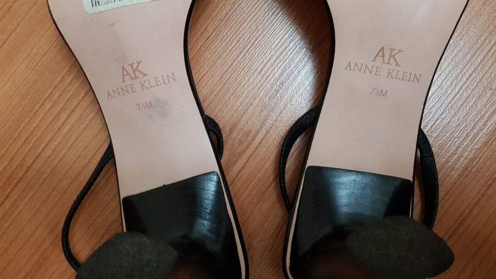 Sandálias Anne Klein - Novas