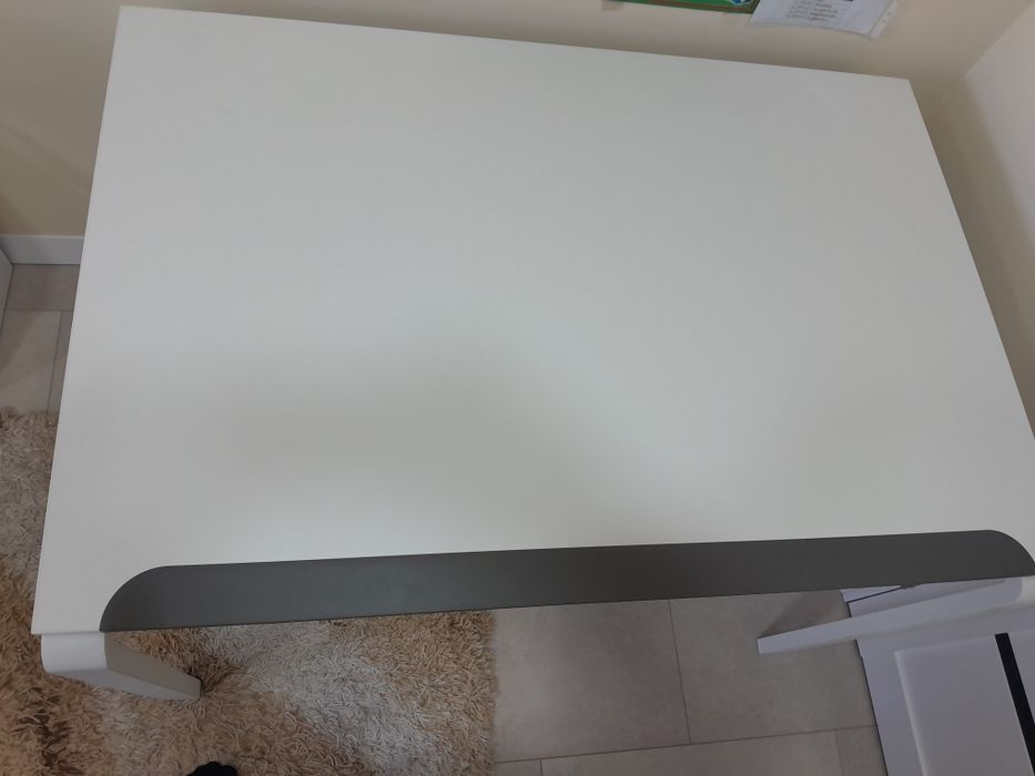 Продам стол офисный