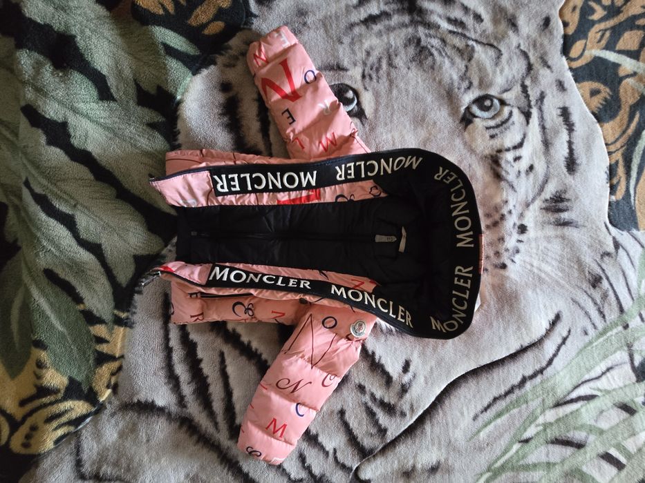 Casaco Moncler para menina