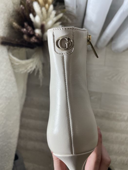 Guess ботильйони