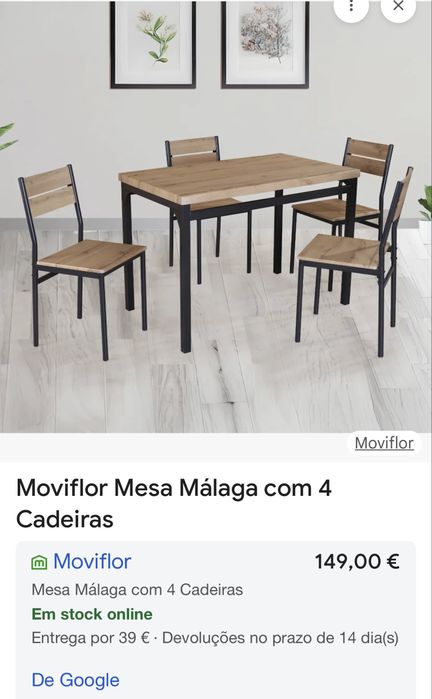 Mesa de madeira com quatro cadeiras