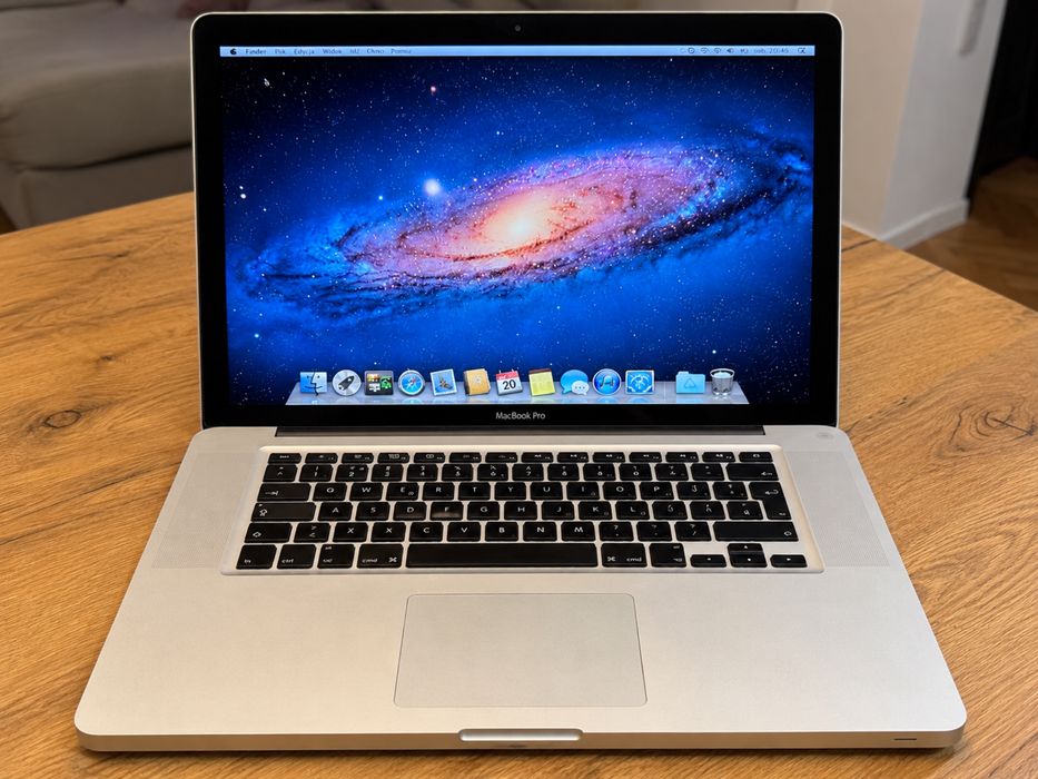 Apple MacBook Pro A1286 15,4 i5 4GB 320GB 2010 + ładowarka