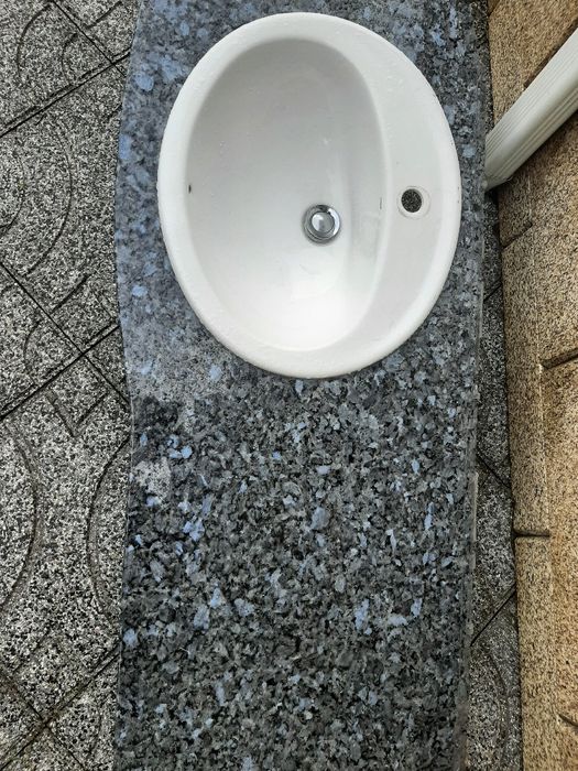 Pedra com lavatório