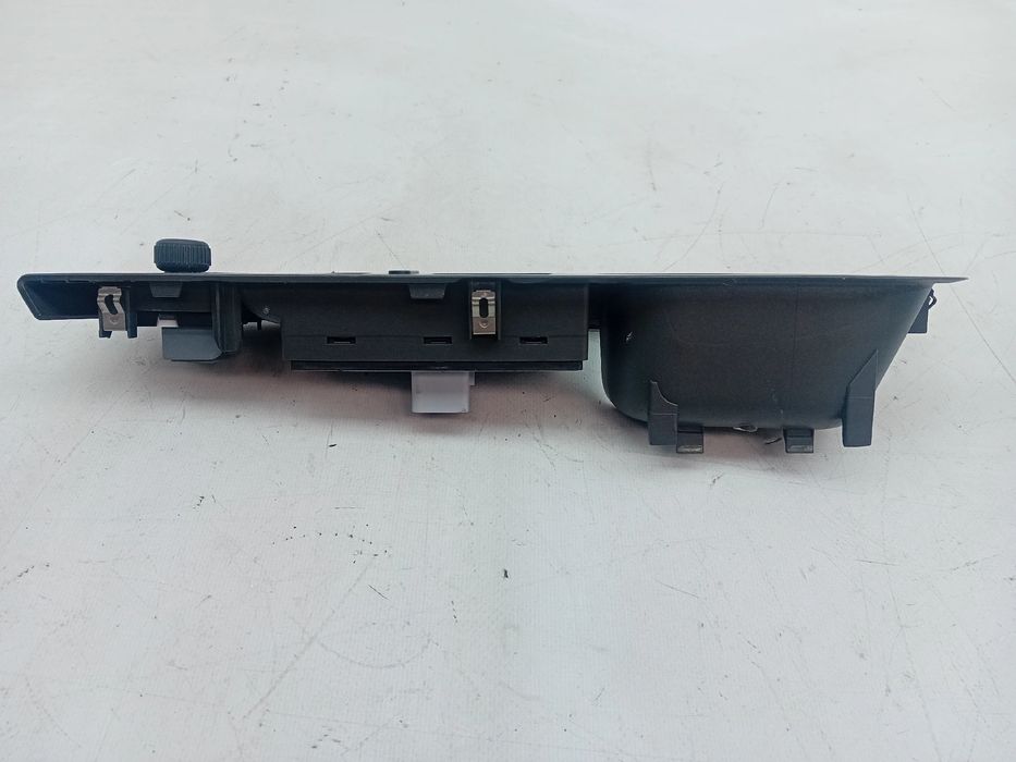 Comando / botão / interruptor vidros frente esquerdo VOLKSWAGEN Golf V