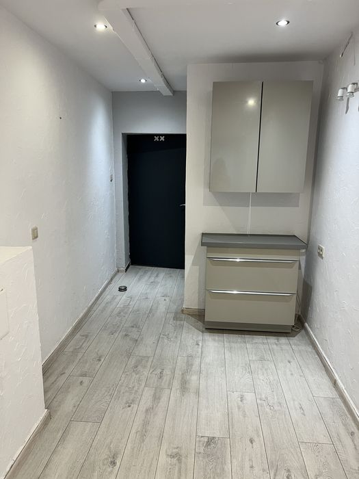 Biuro / gabinet 14m² z osobnym wejściem w centrum miasta – parter + parking