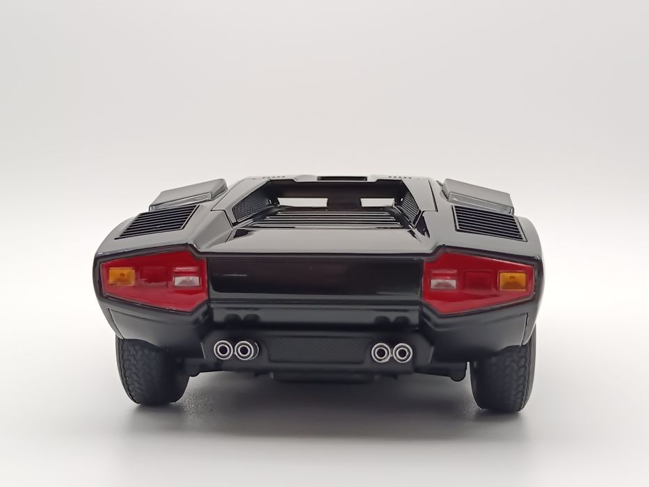 Lamborghini countach 1:18 Kyosho