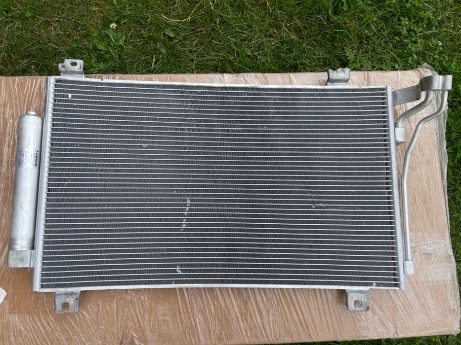 Радіатор кондиціонера Mazda 6 2012