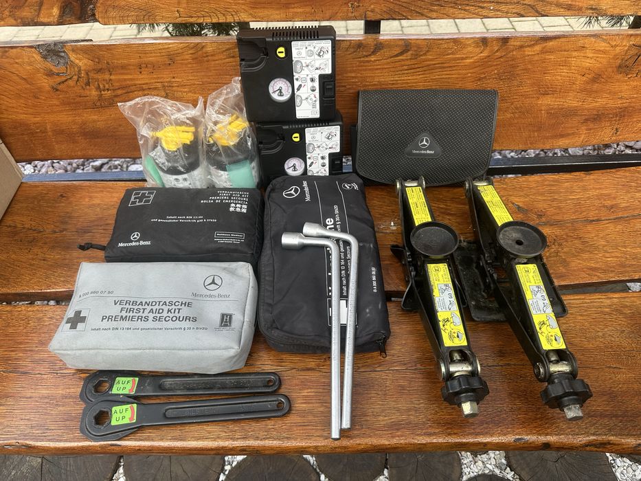 Мерседес домкрати, аптечки, компрессори