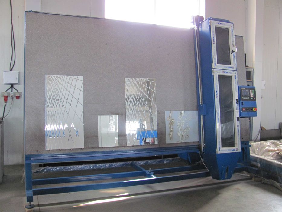 Обладнання з ЧПУ для обробки скла: піскоструй, тріплекс, порізка скла