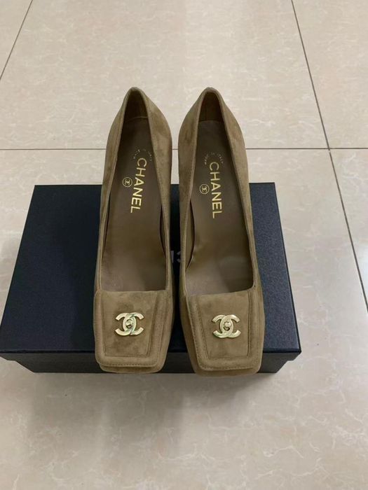 Czółenka Chanel black suede
