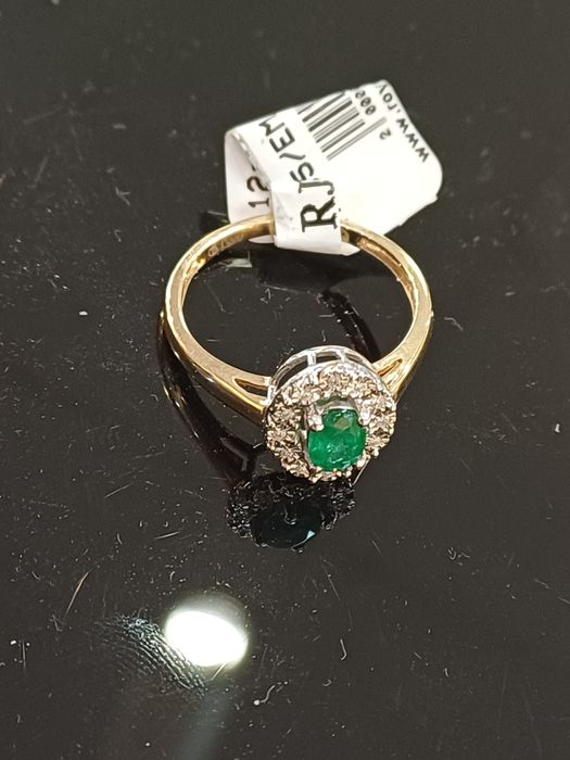 Złoty pierscionek szmaragd i diamenty