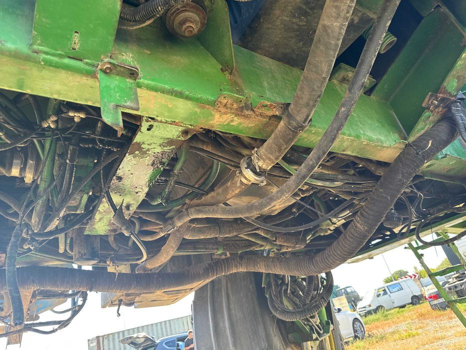 Обприскувач John Deere 4930