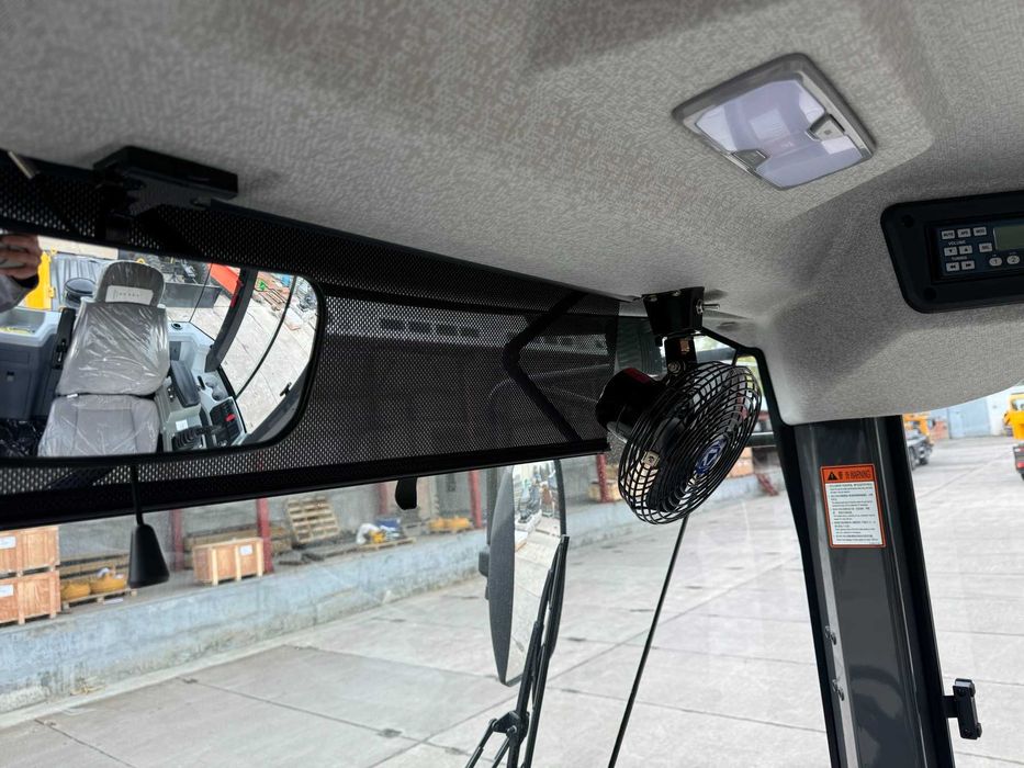 Фронтальний навантажувач XCMG XC938 погрузчик 3.5 тон