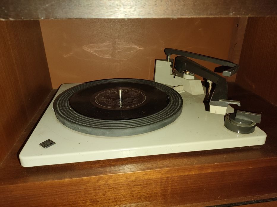 Móvel rádio/ gira-discos Telefunken