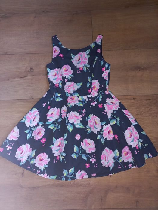 Sukienka w kwiaty