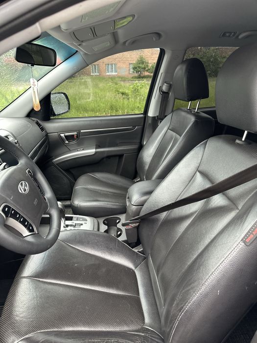 Продам Hyundai SANTA FE