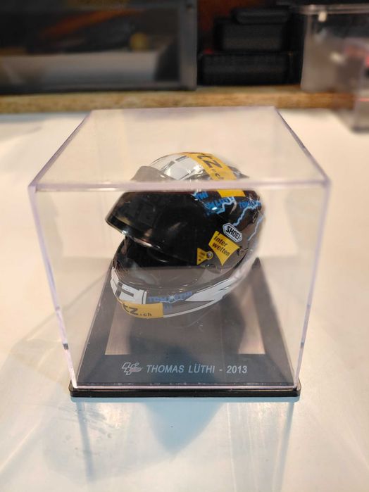 Capacetes Miniatura escala 1:5 MotoGP Thomas Luthi 2013