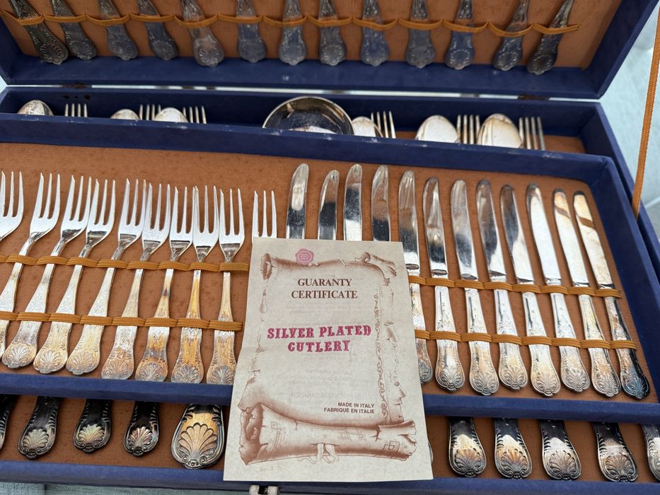 Silver-plated flatware set64861252649346121