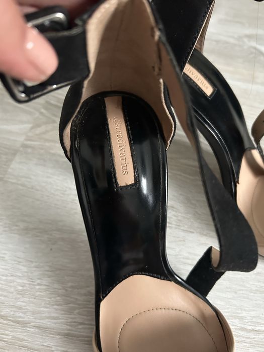 Туфлі- босоножки.