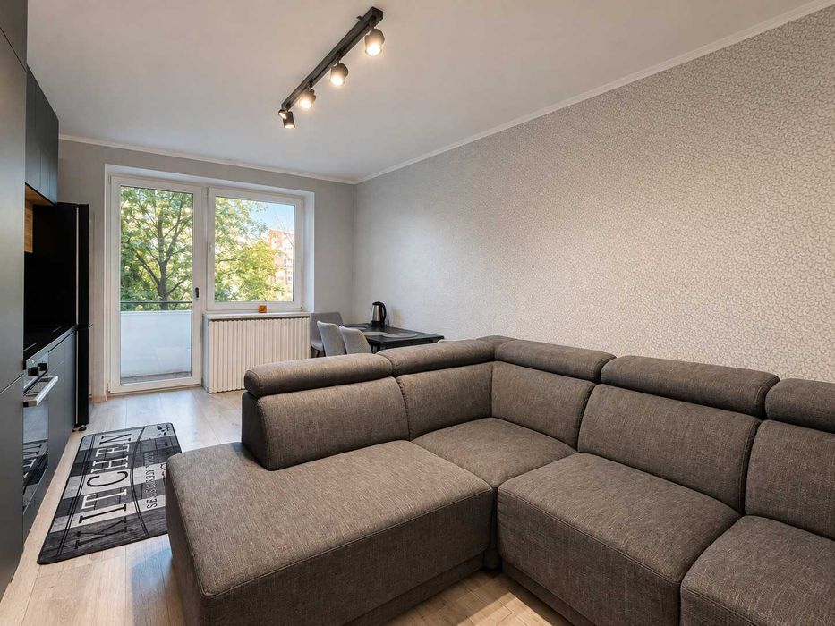 Jasne mieszkanie | 3 pokoje | Balkon | Metro