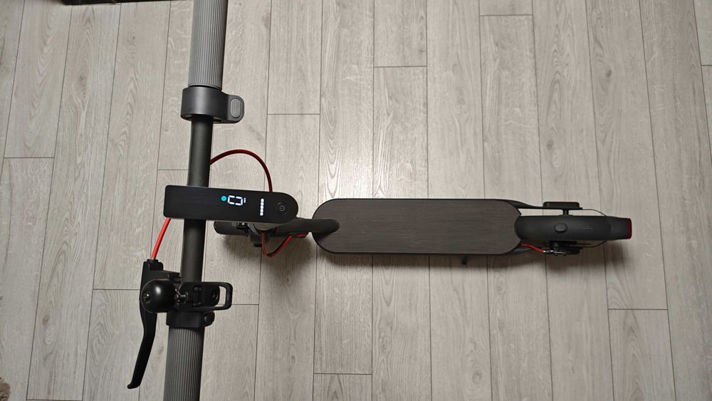 Hulajnoga elektryczna Xiaomi Mi Electric Scooter 4 (300W 35km 10")